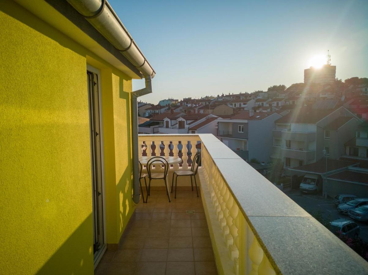 Jela Apartment With A Big Balcony プーラ エクステリア 写真